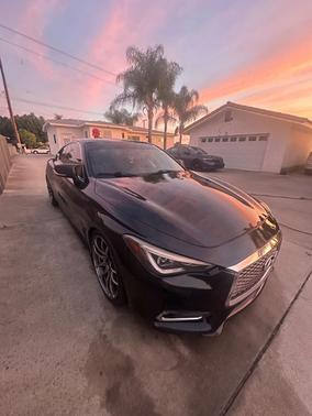 Black 2017 INFINITI Q60 2.0T