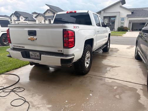 White 2017 Chevrolet Silverado 1500 2LT