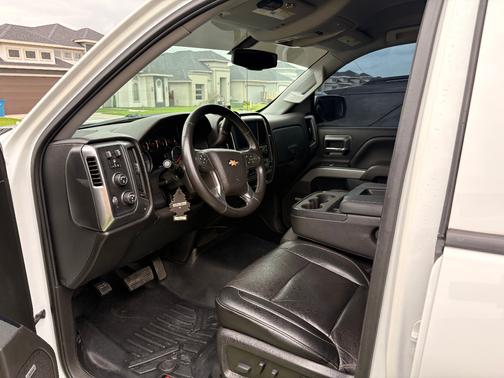 White 2017 Chevrolet Silverado 1500 2LT