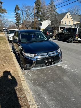 2017 Mitsubishi Outlander ES