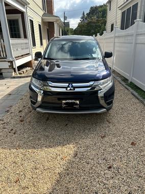 2017 Mitsubishi Outlander ES