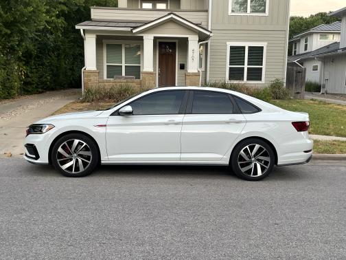 Photo 3 of 24 of 2020 Volkswagen Jetta GLI 2.0T Autobahn