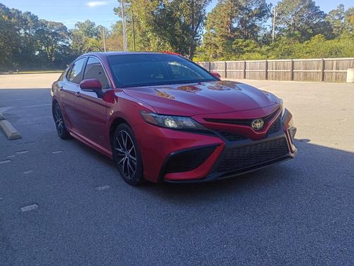 Red 2022 Toyota Camry SE