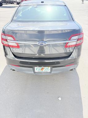 Black 2015 Ford Taurus SEL