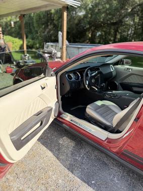 2011 Ford Mustang V6