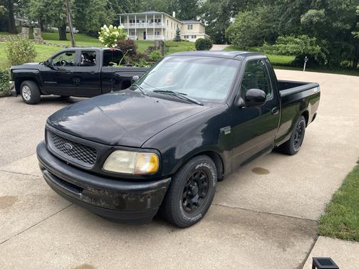 Black 1998 Ford F-150 Base
