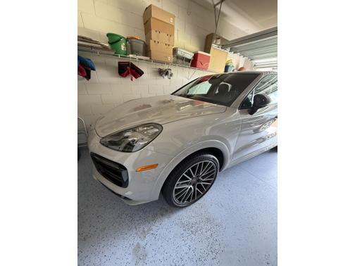 2022 Porsche Cayenne Platinum Edition
