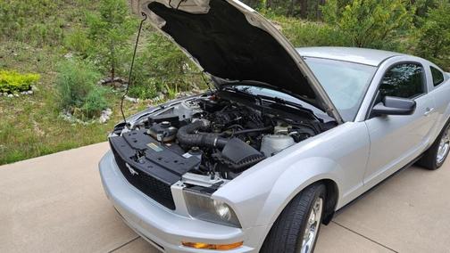 2005 Ford Mustang Deluxe