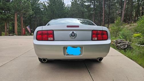 2005 Ford Mustang Deluxe