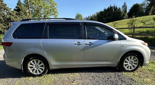 Silver 2017 Toyota Sienna XLE
