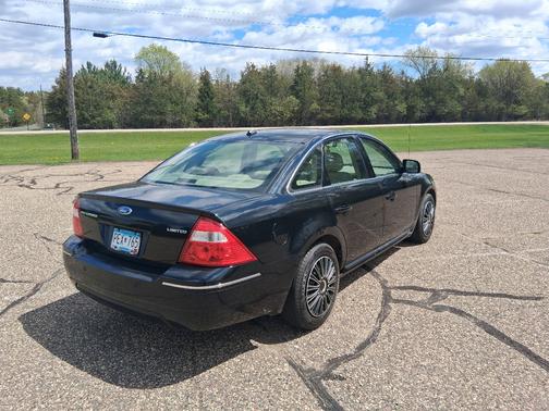 Black 2007 Ford Five Hundred Limited
