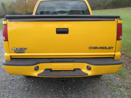 Yellow 2003 Chevrolet S-10 LS Extended Cab