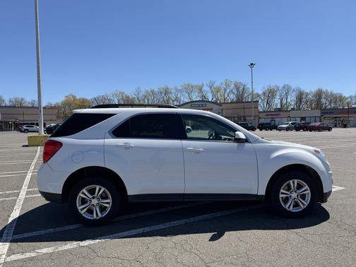White 2015 Chevrolet Equinox 2LT