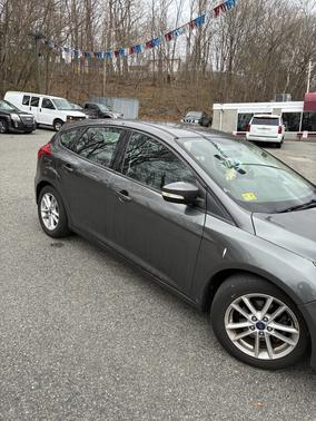 Gray 2017 Ford Focus SE