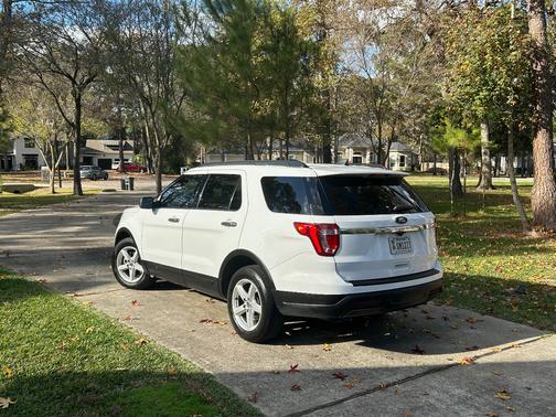 2019 Ford Explorer Base