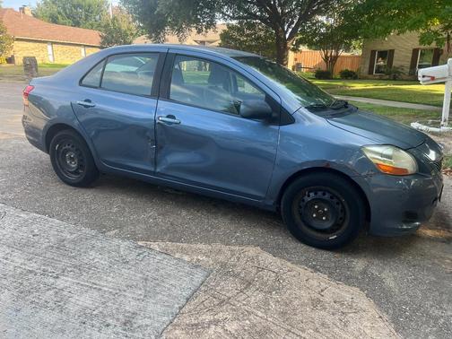 Blue 2009 Toyota Yaris Base