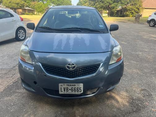 Blue 2009 Toyota Yaris Base