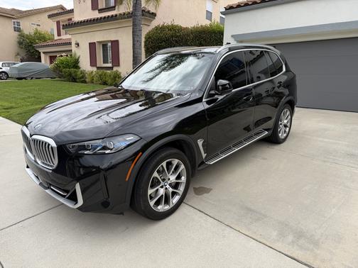 Black 2024 BMW X5 sDrive40i