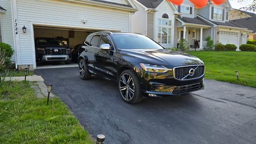Black 2019 Volvo XC60 T5 R-Design