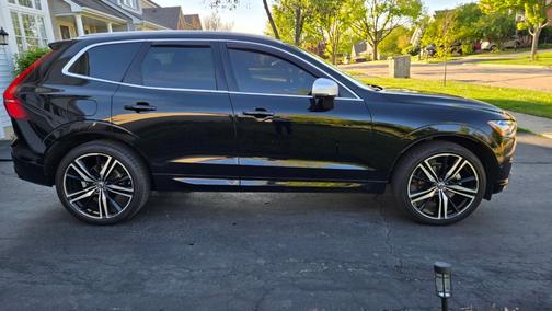 Black 2019 Volvo XC60 T5 R-Design