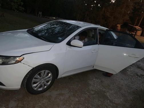 White 2013 Kia Forte LX