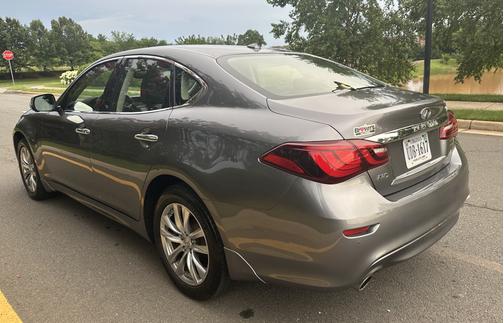 2018 INFINITI Q70 3.7X LUXE