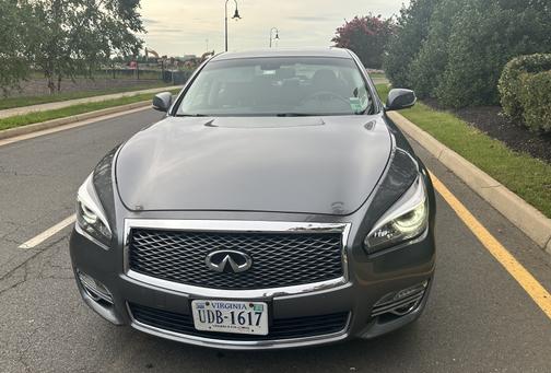 2018 INFINITI Q70 3.7X LUXE