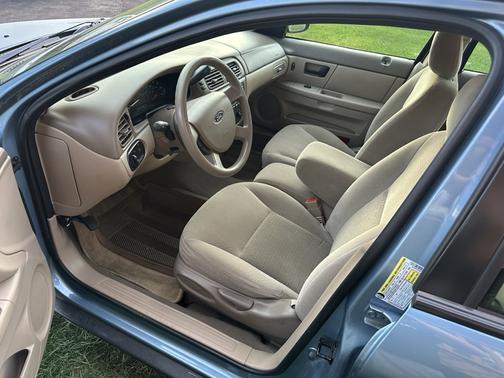 2007 Ford Taurus SE