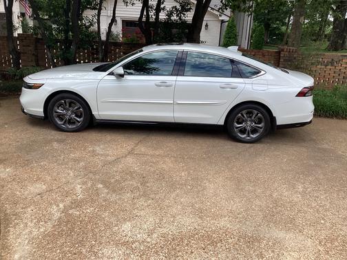 White 2024 Honda Accord Hybrid EX-L