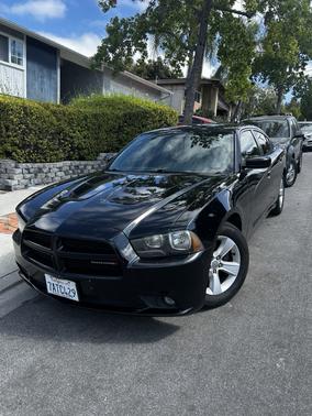 Black 2013 Dodge Charger SE