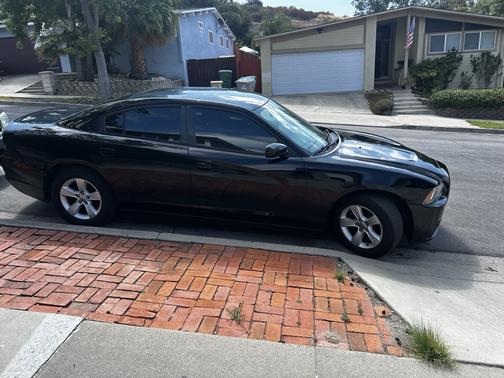 Black 2013 Dodge Charger SE