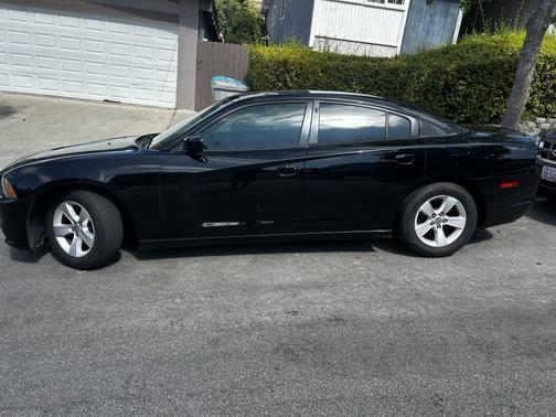 Black 2013 Dodge Charger SE