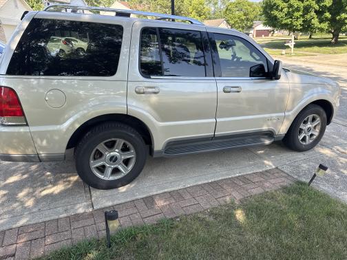2005 Lincoln Aviator Luxury