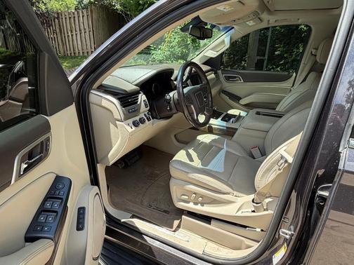 Black 2018 GMC Yukon Denali