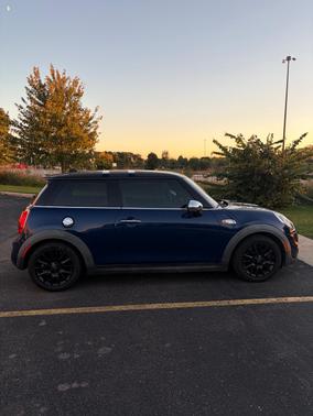 Blue 2015 MINI Hardtop Cooper S