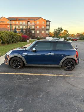 Blue 2015 MINI Hardtop Cooper S