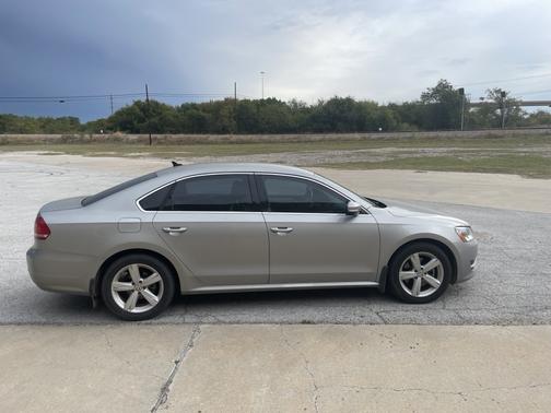 2013 Volkswagen Passat 2.5 SE