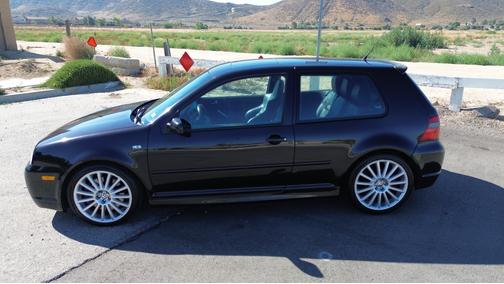 2004 Volkswagen R32 Base