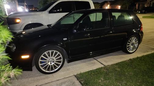 2004 Volkswagen R32 Base