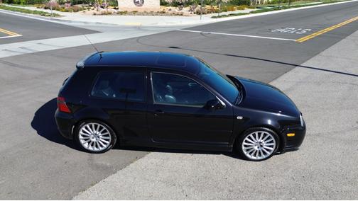 2004 Volkswagen R32 Base