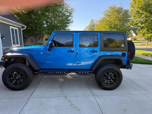 Blue 2015 Jeep Wrangler Unlimited Rubicon