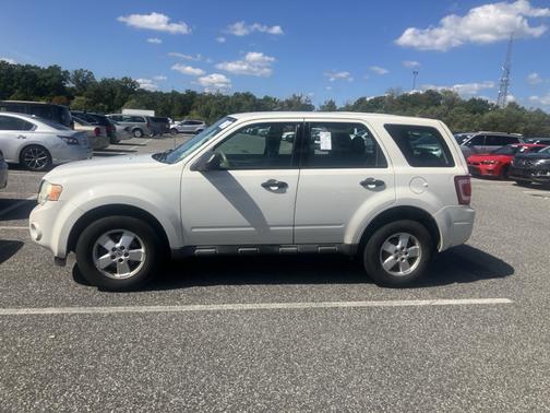 2010 Ford Escape XLS