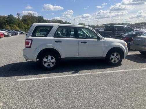 2010 Ford Escape XLS