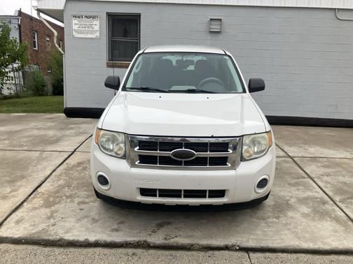 2010 Ford Escape XLS