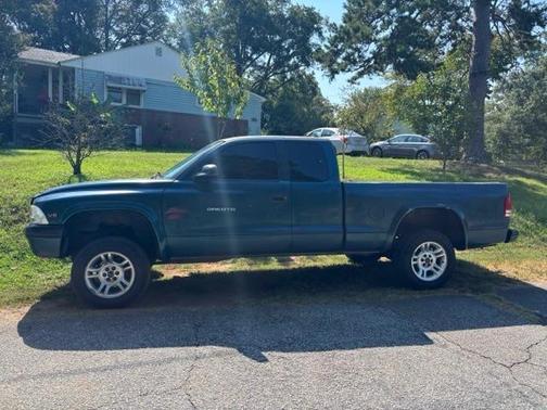 Green 1997 Dodge Dakota Sport