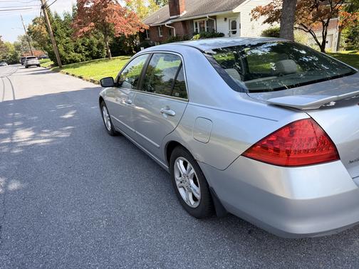 Silver 2007 Honda Accord EX