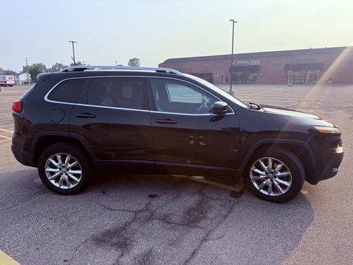 Black 2015 Jeep Cherokee Limited