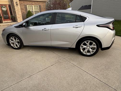 2018 Chevrolet Volt Premier