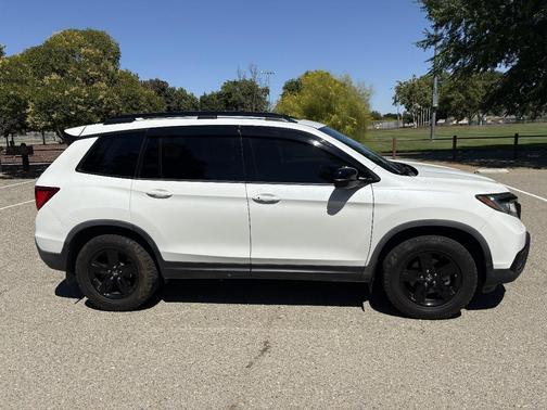 White 2020 Honda Passport Elite