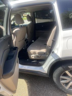 White 2022 Honda Pilot EX-L